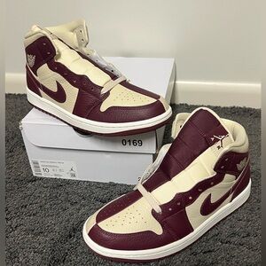 Jordan 1 Mid SE Split Beach Cherrywood Red (Women's) size 10W/8.5M